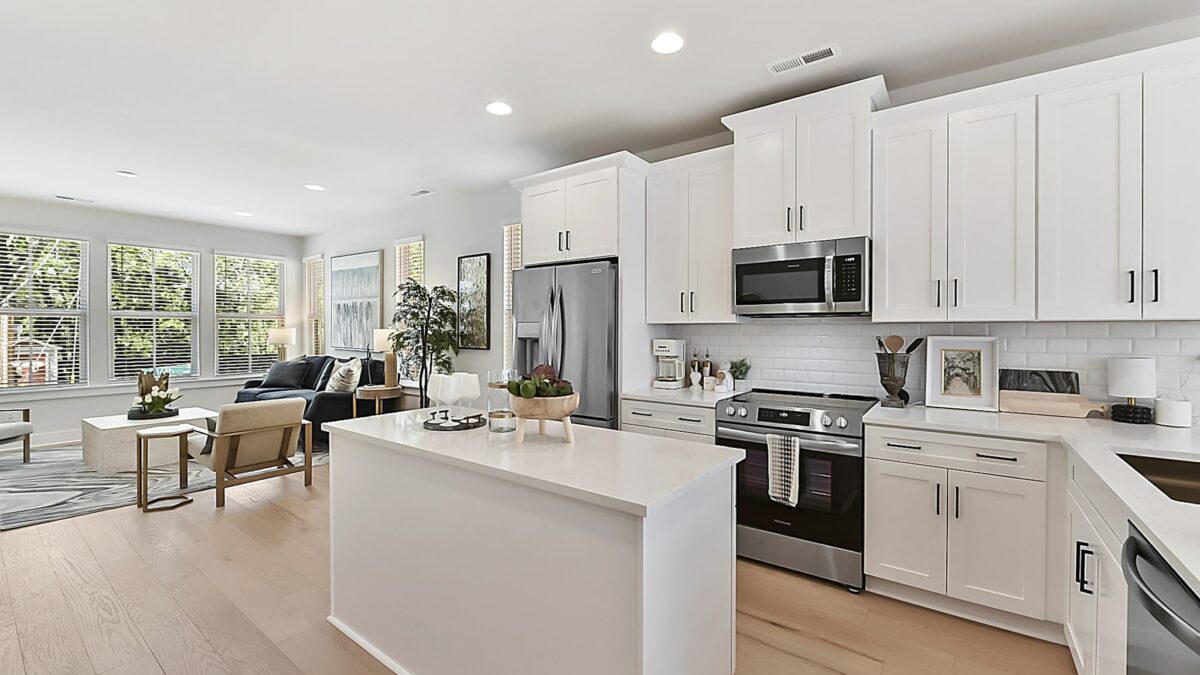 Explore luxury kitchen in quick move-in homes for sale in Charlotte & Davidson, North Carolina.